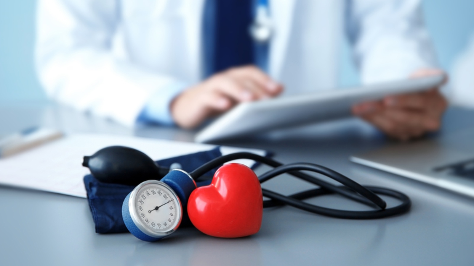 Representación visual del daño arterial por hipertensión sostenida